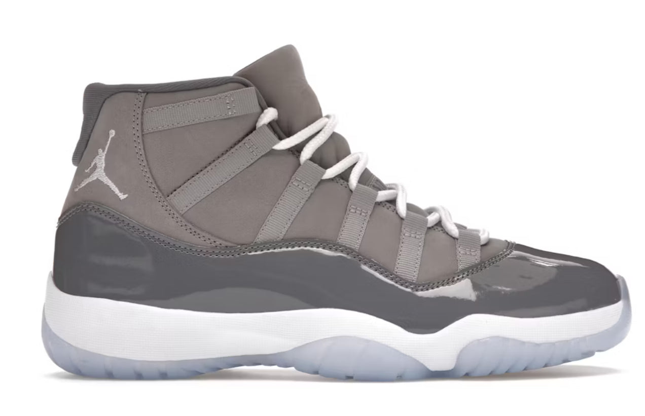 Jordan 11 Retro grigio chiaro