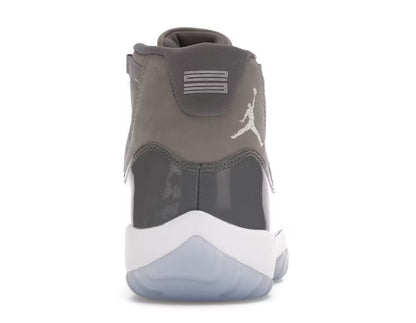 Jordan 11 Retro grigio chiaro